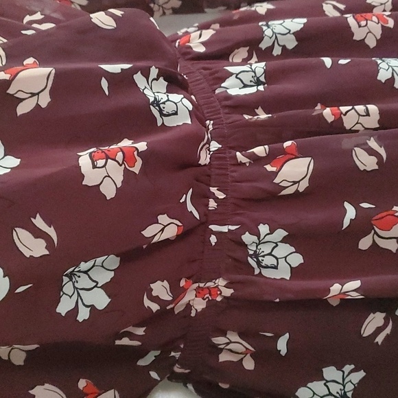 ASTR the Label Floral Romper in maroon size XS - Picture 4 of 6
